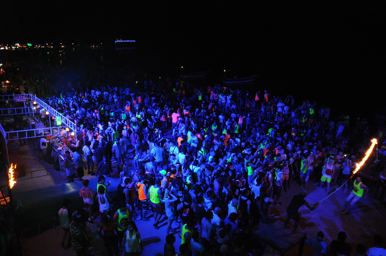 10 Explosive Tips to Conquer the Full Moon Party in Thailand